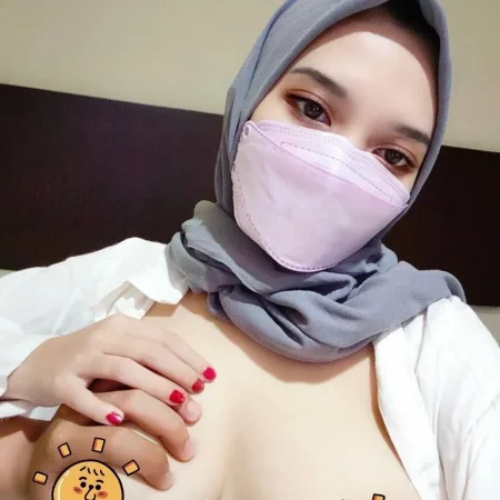 hijabcamilla ( Hijab Camilla ) OnlyFans leak ( 17.0 MB )