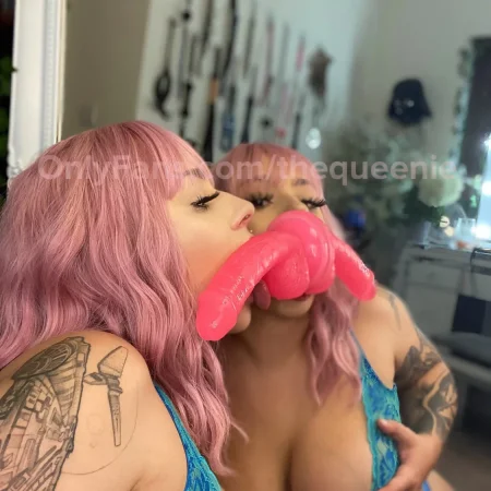 thequeenie Onlyfans leaked SiteRip (User Request) ( 400.1 MB )