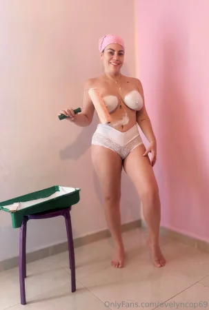 evelyncop69 Onlyfans video and photo porno pack ( 2.3 GB )