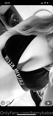 berrybabe69 porno video and photo pack Onlyfans leaked 2025