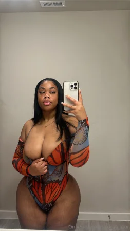 akiraa_xxx porno video and photo pack Onlyfans leaked 2025